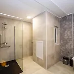 Appartement Spacious With 3 Single Beds - By Hostmt *