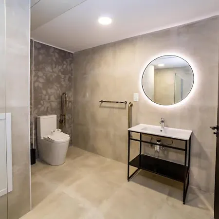 아파트 Spacious With 3 Single Beds - By Hostmt 세인트폴스베이