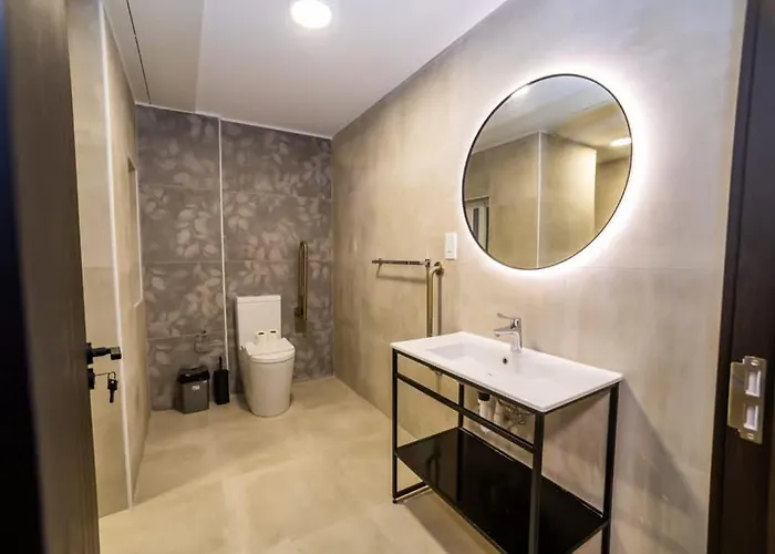 Spacious With 3 Single Beds - By Hostmt Апартаменты Сент-Полс-Бей