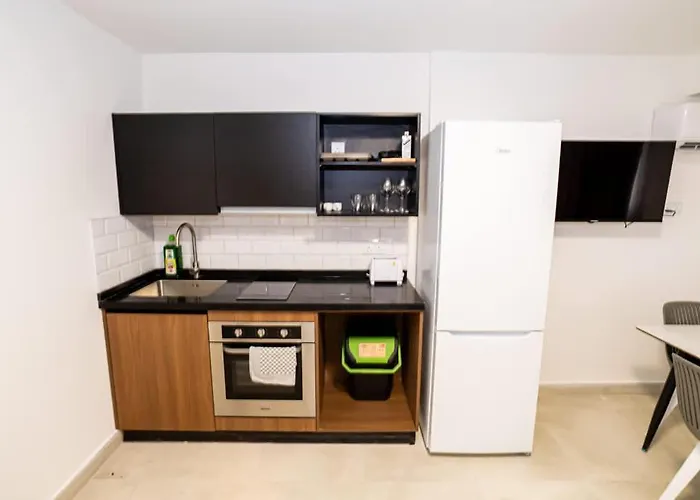 Spacious With 3 Single Beds - By Hostmt *