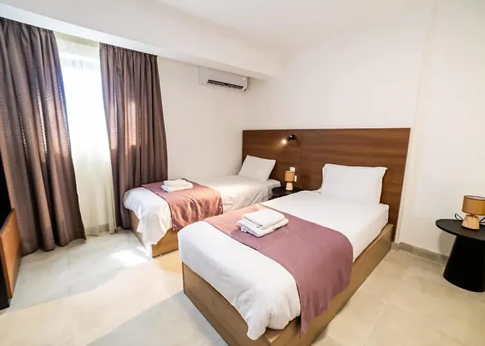 Апартаменты Spacious With 3 Single Beds - By Hostmt