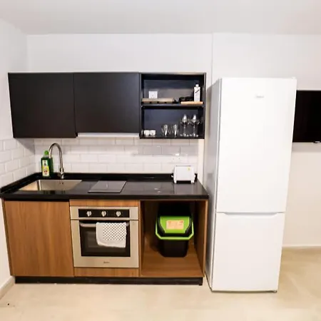 Spacious With 3 Single Beds - By Hostmt *